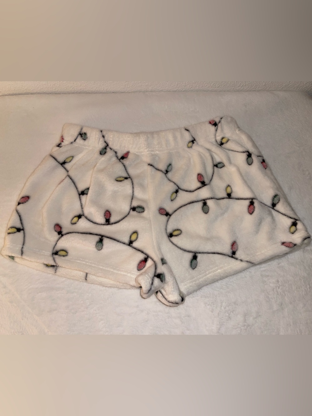 Cozy & Soft White Holiday Lights Fleece Shorts - size L - NWOT